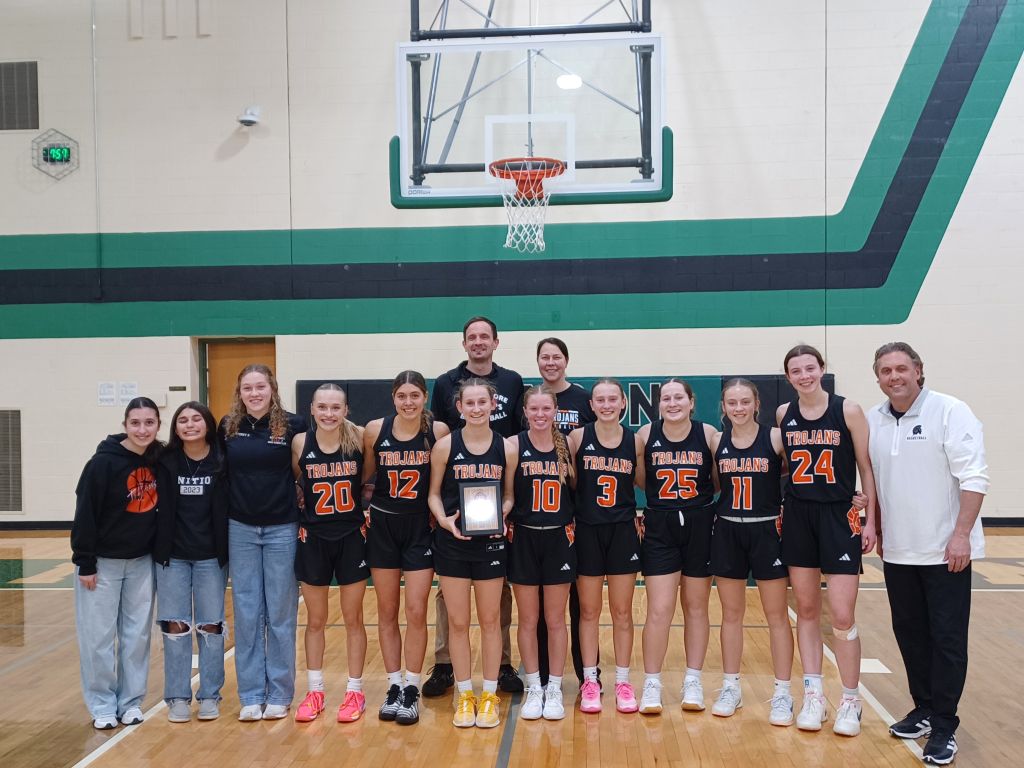 Sturgis girls beat Mendon 46-40 to win Holiday Tournament